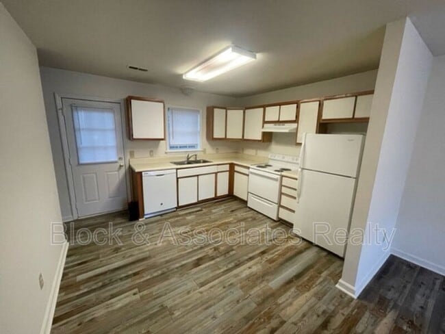 Photo - 115 Farmer Rd Unit Apt B