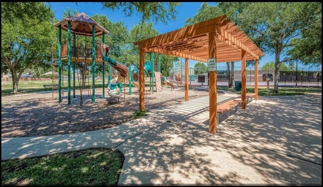 Photo - 6703 Cypress Village Dr