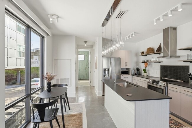 Photo - 510 All Saints St