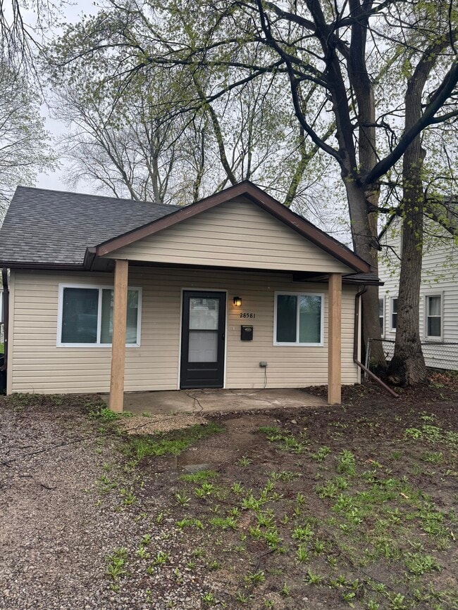 Building Photo - 28581 Brentwood St