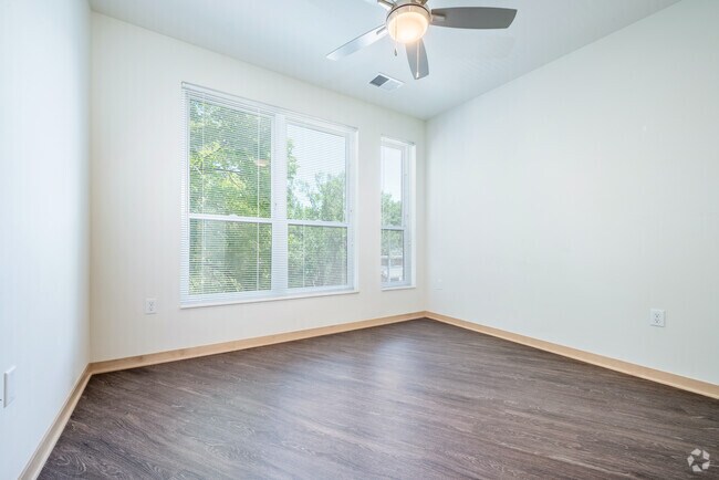 2BR, 2BA - 1,190SF - Bedroom