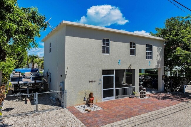 Photo - 21 Poinciana Dr