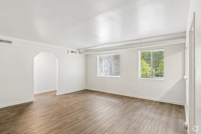 2BR, 1BA - 750SF - Living Room