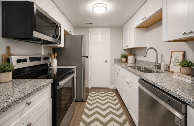 Fully Updated Kitchens w Microhood