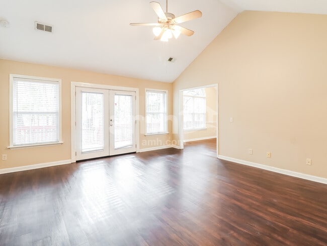 Photo - 44 Westminister Pl