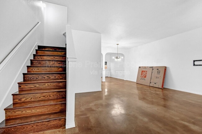 Photo - 207 Starr St