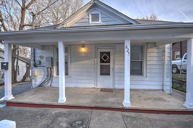 Photo - 2 Bedroom 1 bath Johnson City TN