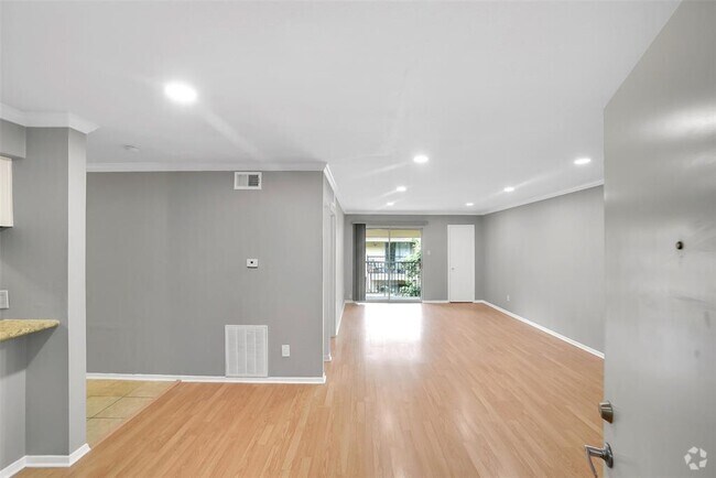 Building Photo - 3131 Cummins St Unit 66 Rental