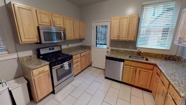 Photo - 1815 Vernon St NW