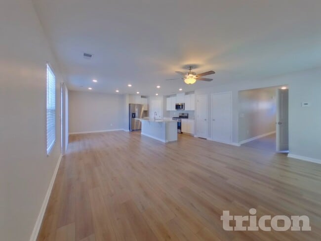 Photo - 1715 Southwold Ln