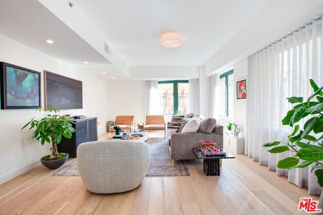 Photo - 10520 Wilshire Blvd Unidad 306