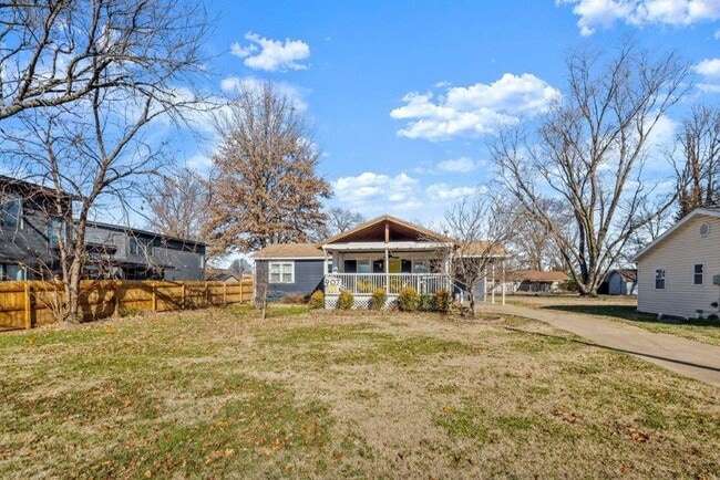 Photo - 907 SE 5th St