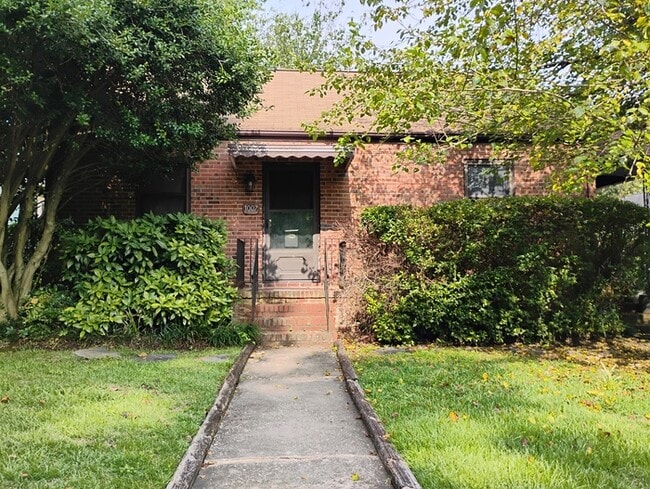 Photo - 1007 Rosehill Ave