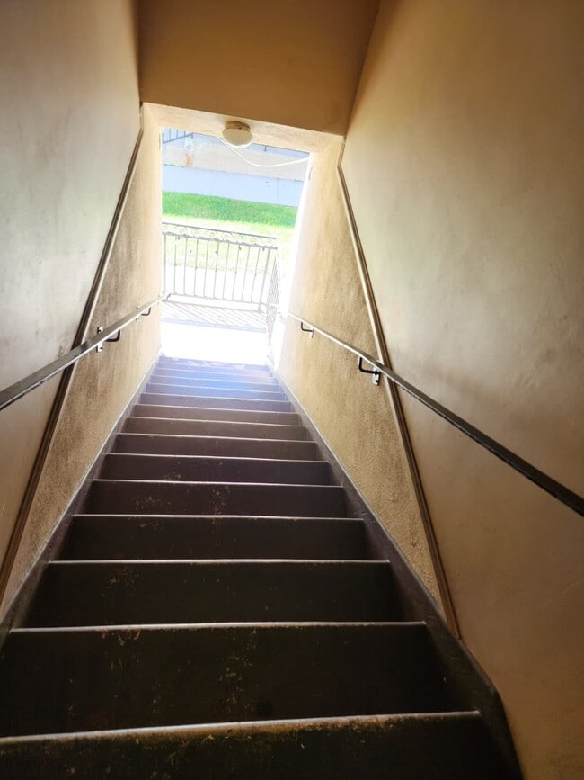 Photo - 4767 San Vicente Blvd Unidad 6