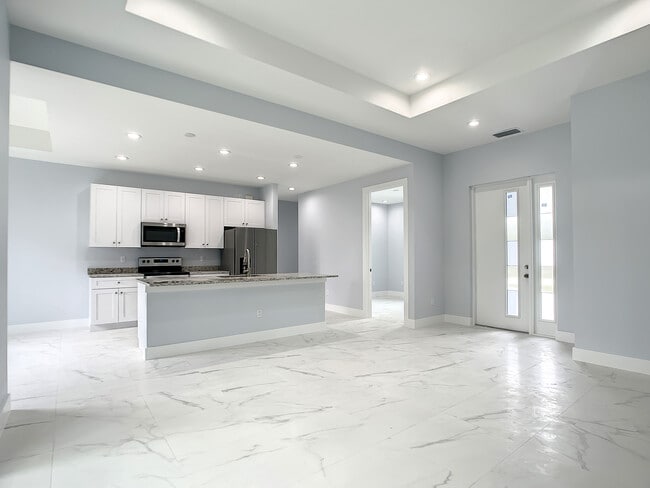 Photo - 2643 47th St SW