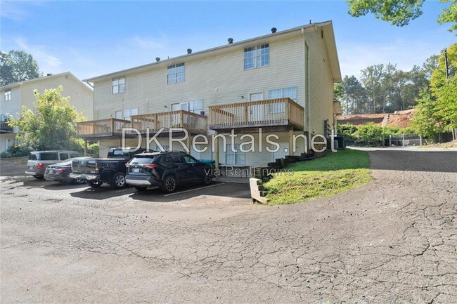 Building Photo - 360 Lee Trail Unit 135