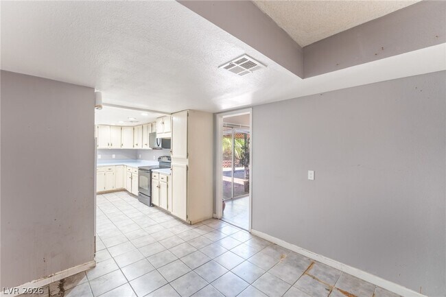 Photo - 4268 Hampshire Cir