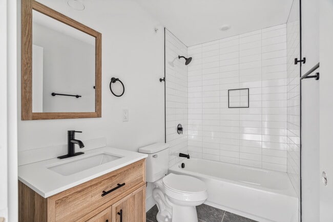 Photo - 2400 W Montgomery Ave