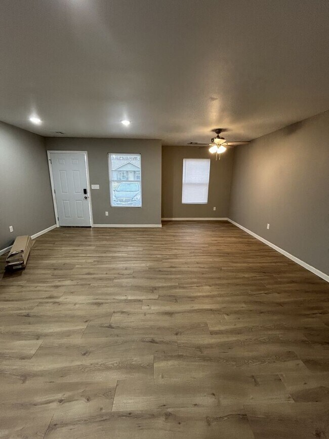 Photo - 716 Columbus St Unidad 716 N Columbus Street -  B