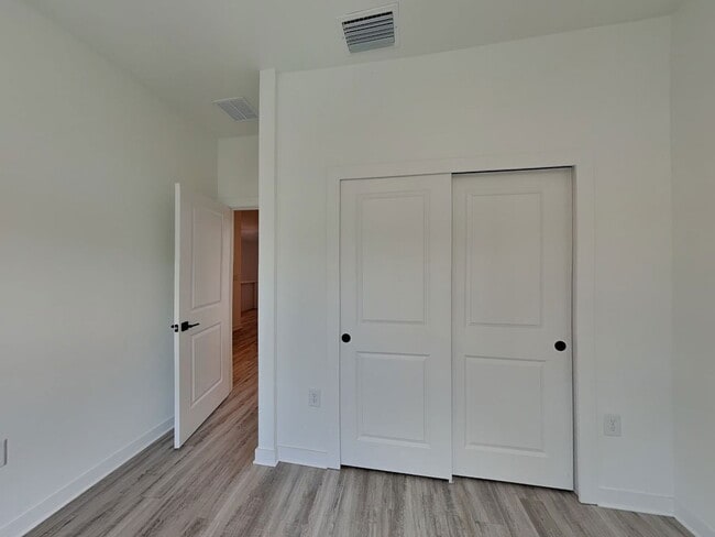 Photo - 1282 Navigator Rd