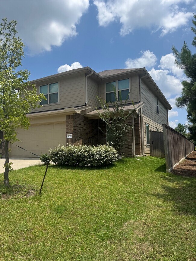 3202 Holly Stokes Wy