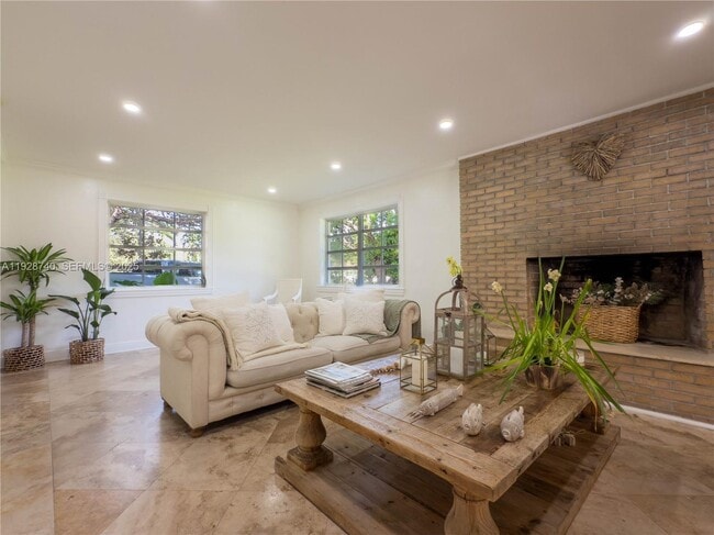 Photo - 730 SW 80th St