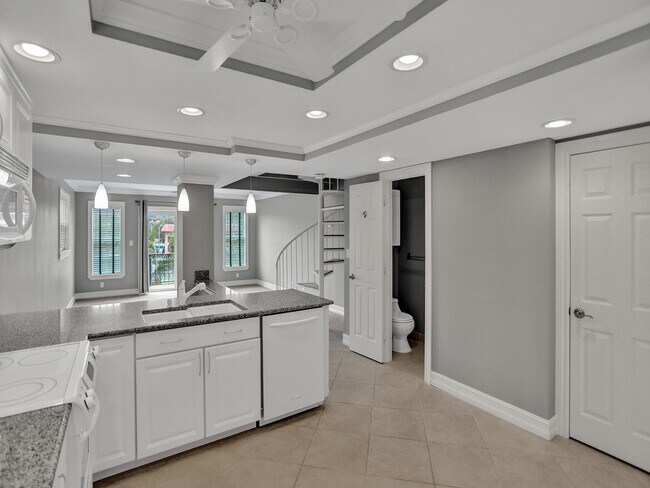 Photo - 620 Tennis Club Dr Unit #304