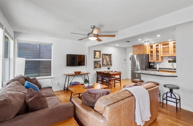 Photo - 2102 Peach Tree St Casa