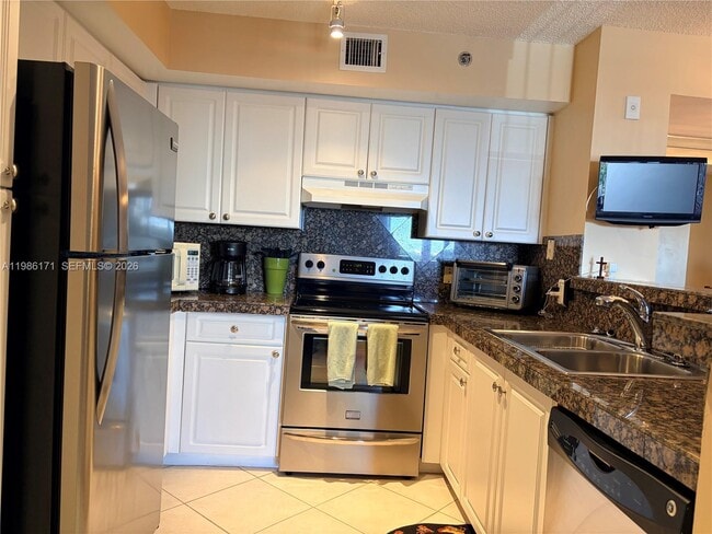 Photo - 19501 E Country Club Dr Unit 9601