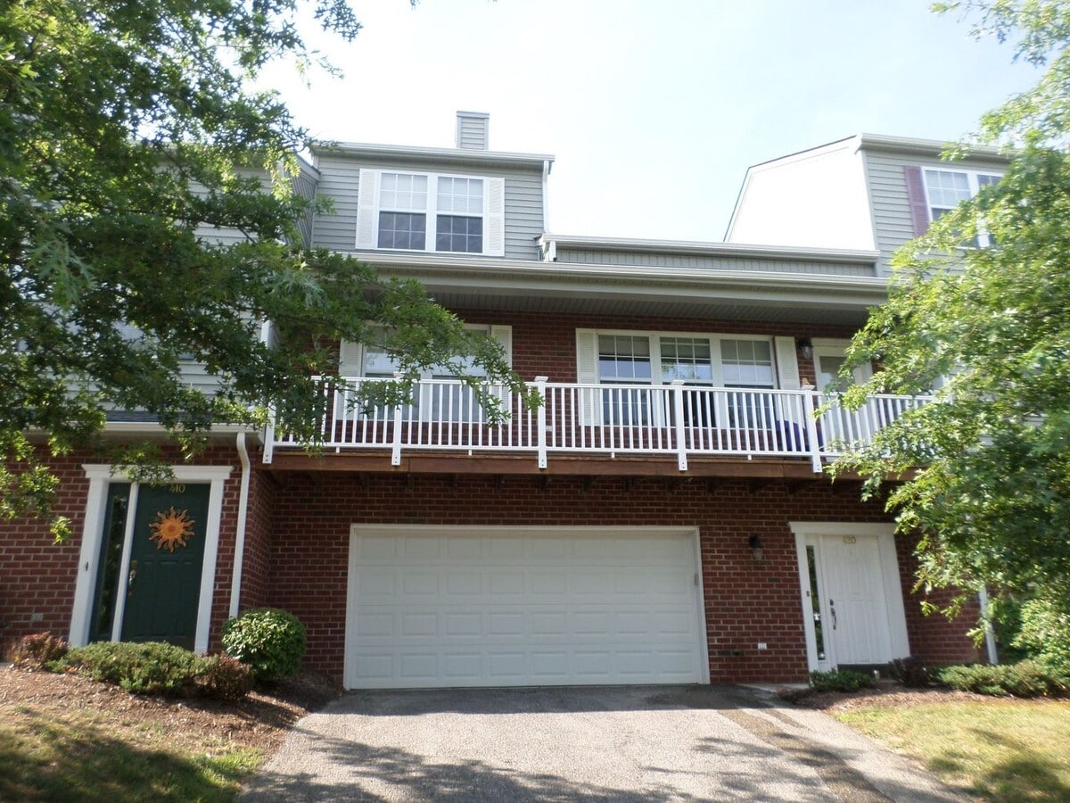 Photo - 420 Oak Tree Blvd NW