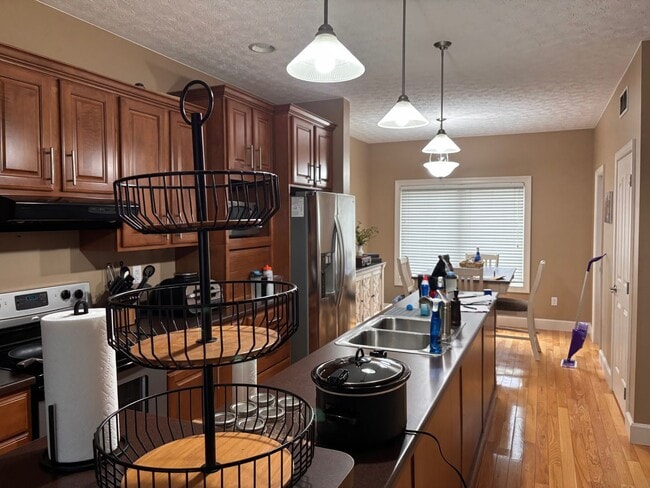 Photo - 2 Bedroom/2.5 Bath Townhome located in a Gated Community with a Water Front View! Available on 8/...