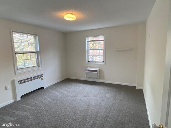 Photo - 4378 N Pershing Dr Unidad 43784