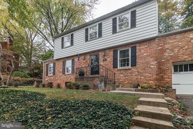 Building Photo - 926 N Kemper St