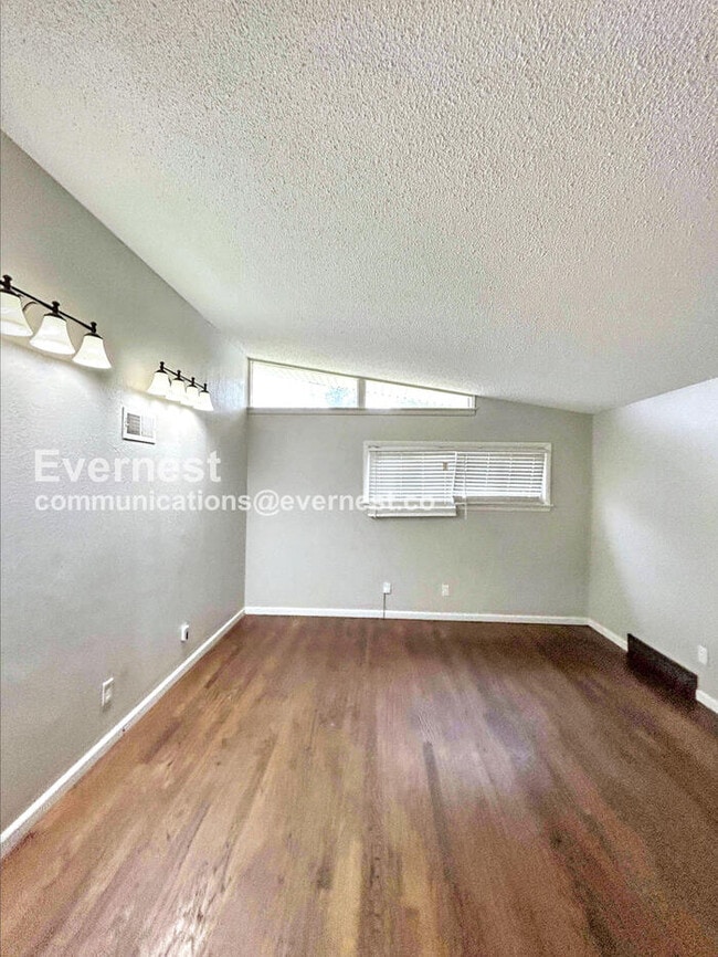 Photo - 1130 Trampe Ave