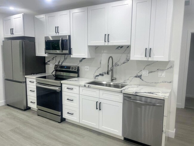 Photo - 19057 Friar St Unit ...