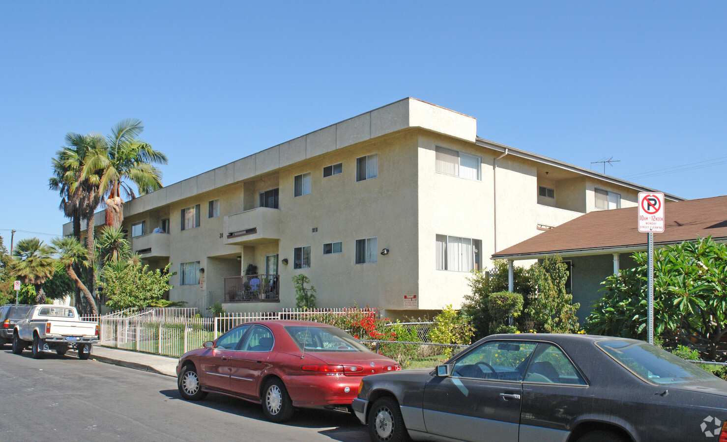 Chariton Apartments - Chariton Apartments