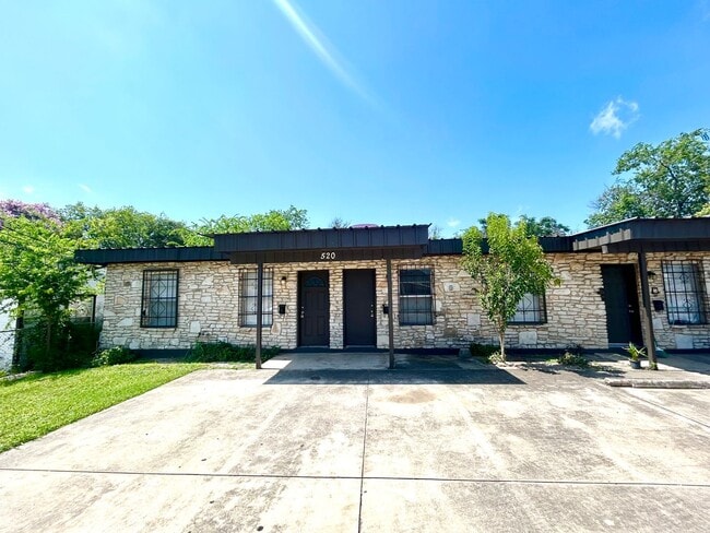 Building Photo - 520 Prado St Unit 2
