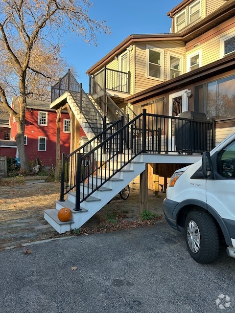 Building Photo - 8 Haven St Unit 8B Second Floor Rental