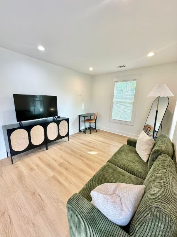 Photo - 1313 Live Oak St