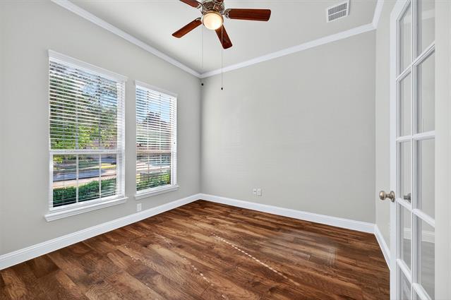 Photo - 2303 Knox Way