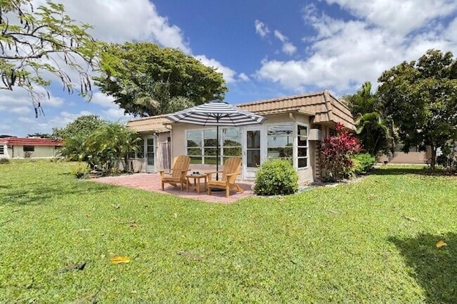 Photo - 220 Seville Dr