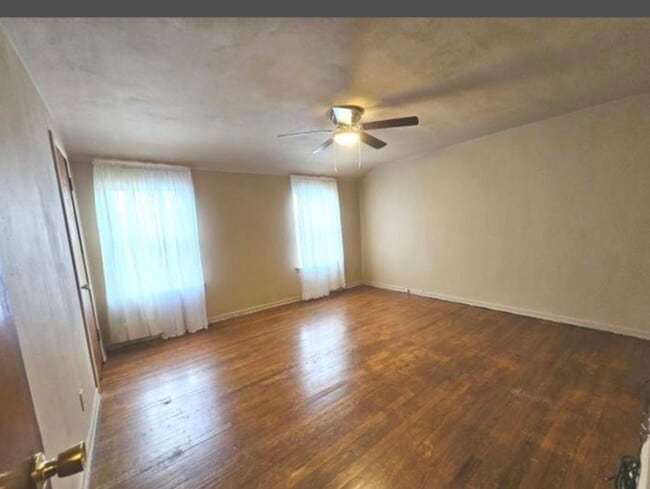 Photo - 1376 Wentworth Ave