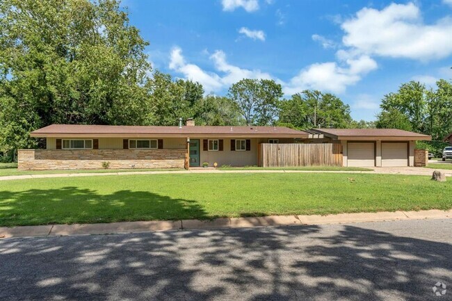 Building Photo - Beautiful Mid Century Ranch North of WSU o... Rental