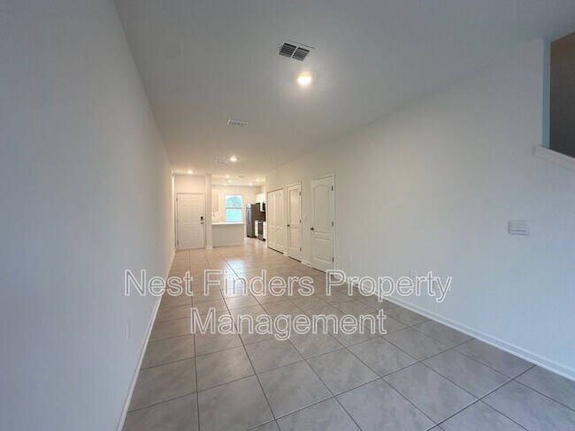 Photo - 137 Sage Br St