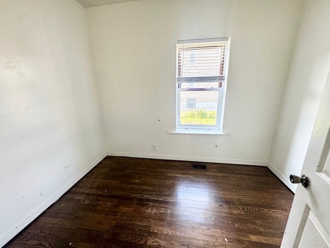 Photo - 1250 N Springfield Ave