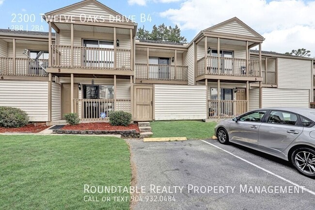 Photo - 2300 Twelve Oaks Dr