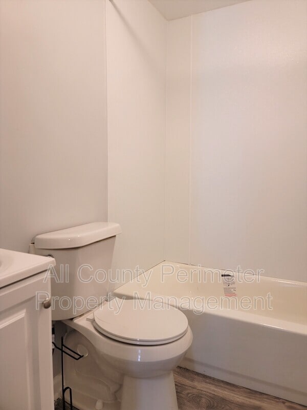 Photo - 2349 Mason St