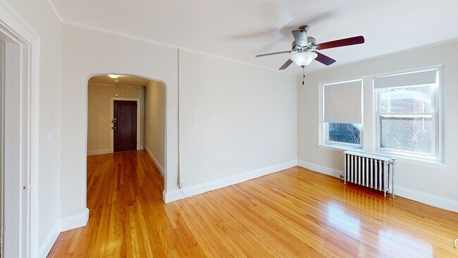 Building Photo - 85 Strathmore Rd Unit 43