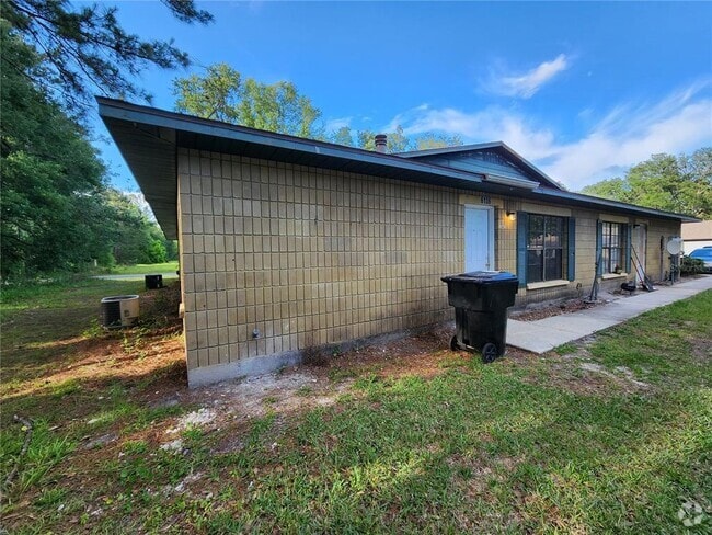 Building Photo - 6136 NW 26th St Rental