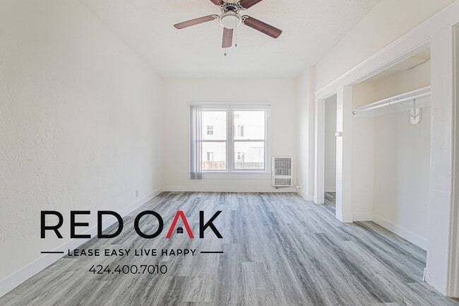 Building Photo - 2737 San Marino St Unit 207